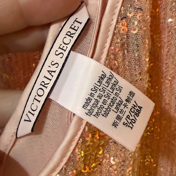 Victoria's Secret Sequin Romper Pink EXCELLENT like new condition - Picture 4 of 4